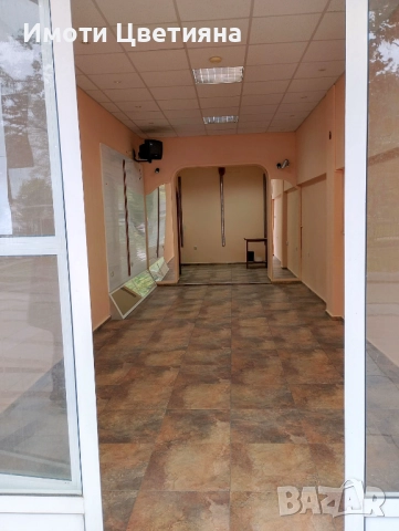 Помещение под наем - Център, снимка 2 - Магазини - 52311389