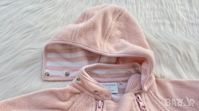 Ромпър за бебеносене FRIENDS и ботуши H&M 4-6 месеца, снимка 2 - Бебешки гащеризони - 53932491