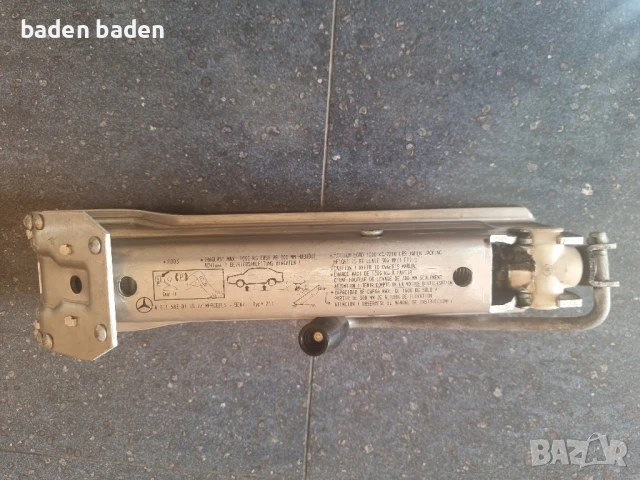 Mercedes - оригинален крик, снимка 4 - Аксесоари и консумативи - 40175513