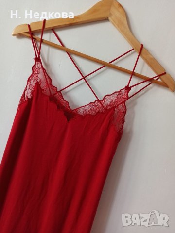 Червена рокля на Even&Ood