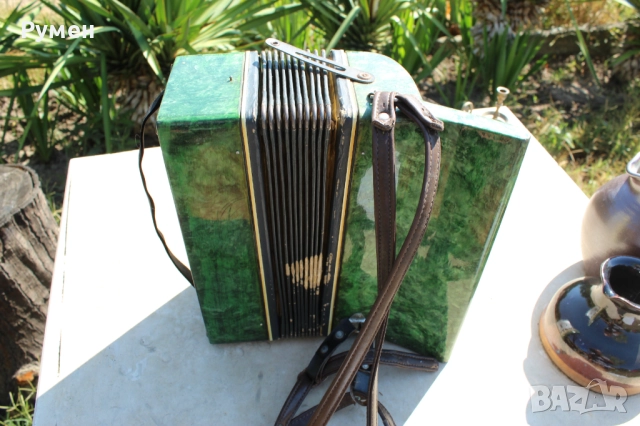 Акордеон - детски, снимка 4 - Антикварни и старинни предмети - 51449170