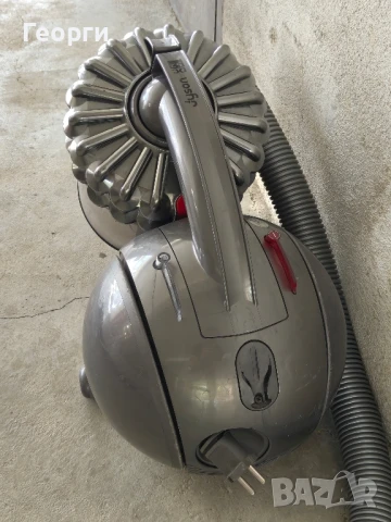 Прахосмукачка Dyson DC52 Animal Turbine, снимка 4 - Прахосмукачки - 51251423