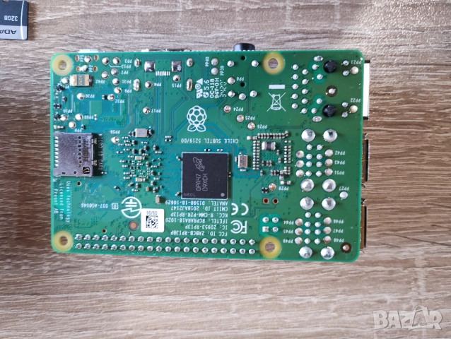 Raspberry Pi 3B+ 1GB Flirc Case 32GB MicroSD, снимка 6 - Работни компютри - 52508736