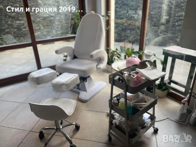 Стол за педикюр 112 - бял/сив/черен, снимка 12 - Педикюр и маникюр - 44511066