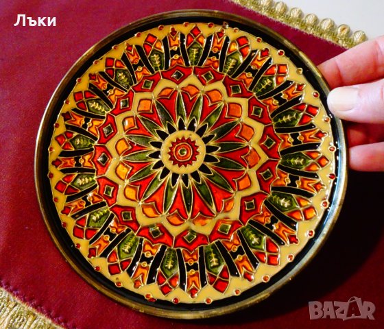 Бронзова чиния,пано 17 см.,клетъчен емайл Клоазоне. 