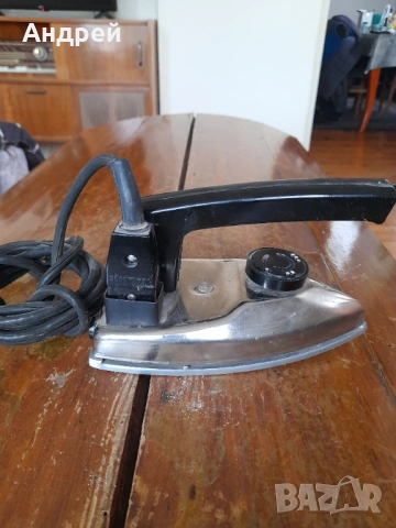 Стара електрическа ютия #2, снимка 4 - Антикварни и старинни предмети - 54345861