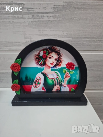 Ръчно изработено пано с българка – модерен стил 🇧🇬