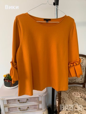 Блуза в размер М, снимка 1 - Блузи с дълъг ръкав и пуловери - 44424031