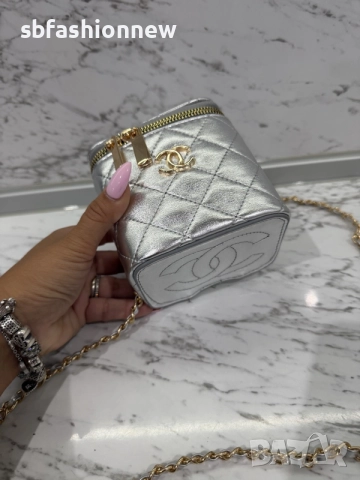 Chanel сребриста чанта, снимка 4 - Чанти - 55829453