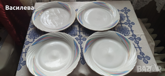 Продавам порцеланови чинии, снимка 2 - Чинии - 44639016