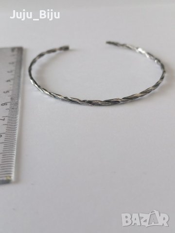 Нова сребърна твърда гривна ръчна изработка, диаметър 6,5см, ширина 3мм, снимка 1 - Гривни - 40845163