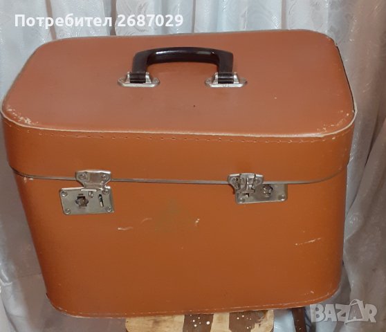 куфар  чанта  Czechian "Palavan Propan-butan" Suitcase, снимка 1 - Антикварни и старинни предмети - 37039462
