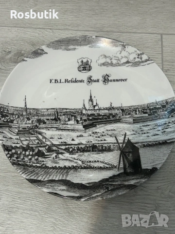 Старинна порцеланова чиния за стена 