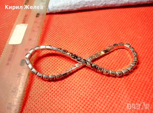 НЕЖНА ПОСРЕБРЕНА ЕЛАСТИЧНА ГРИВНА с ФАСЕТИРАНИ КАМЪЧЕТА КРИСТАЛЧЕТА 30735