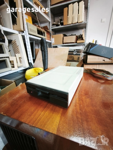 Правец 8, Епъл II , Флопи 8 битово, българско., снимка 2 - Антикварни и старинни предмети - 52918681