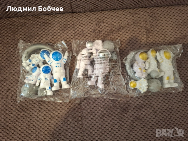Комплект от 4бр. нови пластмасови космонавти за декорация или игра , снимка 4 - Други - 52836789