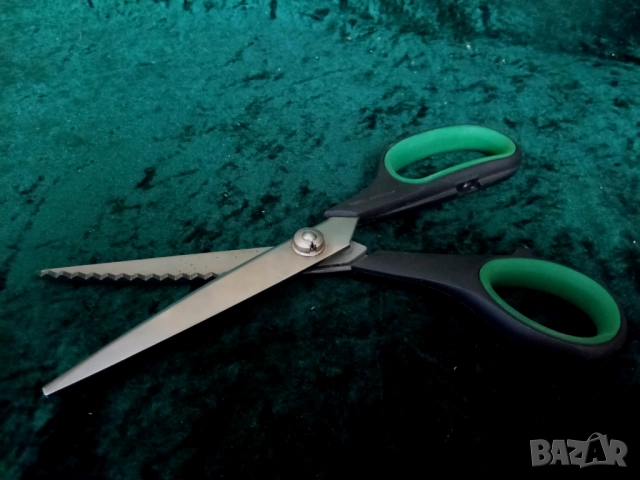 зиг заг ножица 