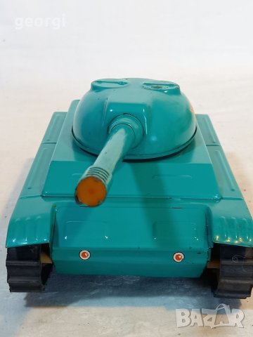 Ламаринена играчка танк Гвардеец , снимка 3 - Колекции - 40882640