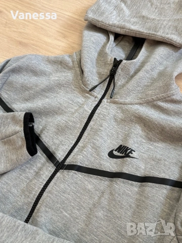 Сив спортен комплект Nike Tech - като нов, снимка 3 - Спортни екипи - 53874652