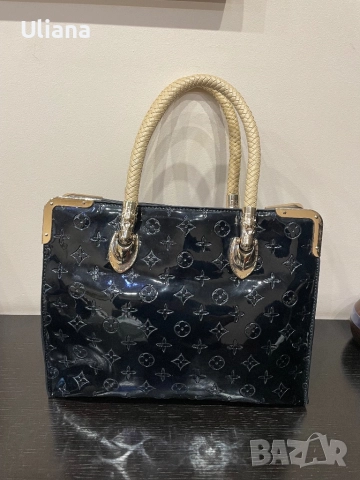 Дамска чанта естествен лак