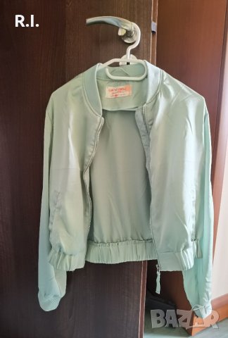 Зелено късо есенно дамско яке, снимка 2 - Якета - 42328491