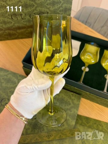 Сет от четири чаши за вино Gucci, снимка 2 - Чаши - 54231712