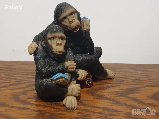 Статуетка "Маймуни"