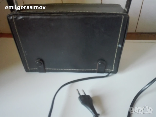 Руска киномашина,ретро ютия и радио ITT Schaub-Lorenz. , снимка 13 - Микровълнови - 45706849