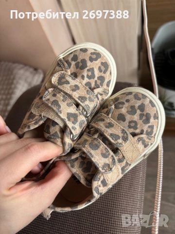 Детски ниски кецове на марката h&m, снимка 3 - Кецове - 54006315