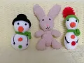 Плетени играчки на една кука снежковци и зайче , снимка 2