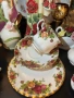 Royal Albert England Circa 1962 “Old country ” - великолепен троен сет Код P2244, снимка 2