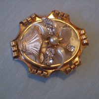 Колекционерска дамска брошка дубле,КРИСТАЛ -перла, снимка 1 - Антикварни и старинни предмети - 37513090