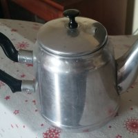 Малък алуминиев чайник 0.5л, снимка 1 - Антикварни и старинни предмети - 42057524