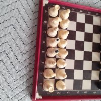 Стар магнитен шах, снимка 4 - Антикварни и старинни предмети - 31164400