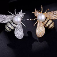 Красива брошка пчела, снимка 1 - Други - 38899287