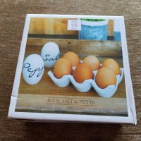 Комлект за яйца, сол и пипер, снимка 1 - Аксесоари за кухня - 42386863