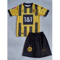 ДЕТСКИ ФУТБОЛЕН ЕКИП – PUMA FC Borussia Dortmund REUS 11; размери: 104/116 см., снимка 1 - Футбол - 37656589