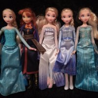 Оригинални пеещи кукли Disney Princess Hasbro с функции Замръзналото кралство Елза и Ана Frozen , снимка 1 - Кукли - 44246358