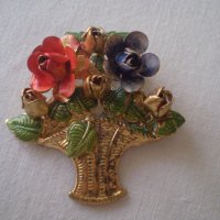 красива Винтич брошка кошница с цветя, снимка 14 - Антикварни и старинни предмети - 37363461
