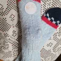 Ръчно плетени чорапи , снимка 2 - Дамски чорапи - 30566248