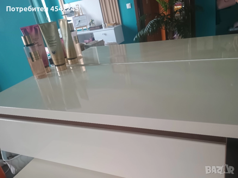 тоалетка от мдф, снимка 1