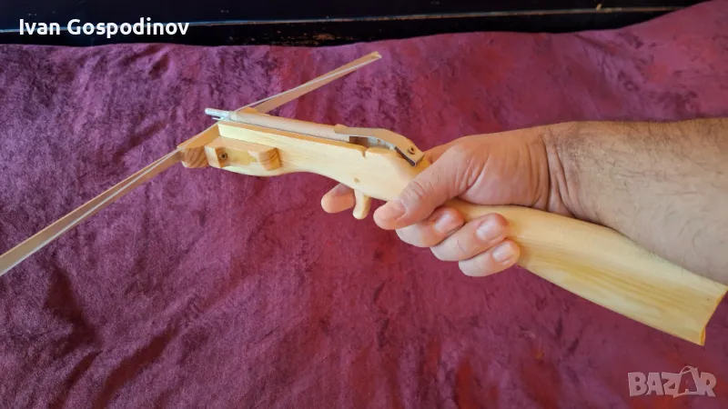 Саморъчно направен детски арбалет - с мишена и три стрели, снимка 1