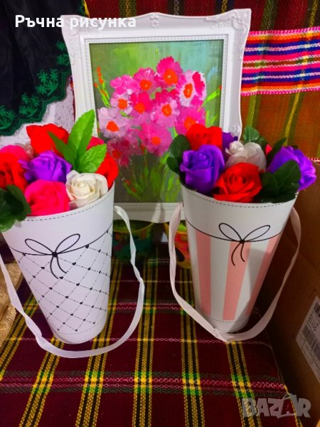 Висока кашпа със сапунени рози,цена 20лв, снимка 1
