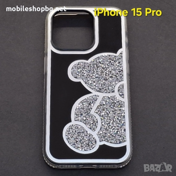 iPhone 15 Pro кейс мече с камъчета в сребрист цвят, снимка 1