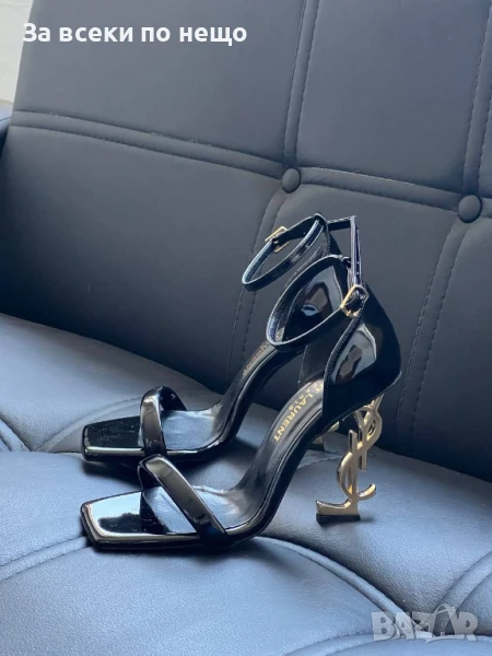 Yves Saint Laurent Дамски Черни Лачени Сандали Със Златист Метален Ток Код E472, снимка 1