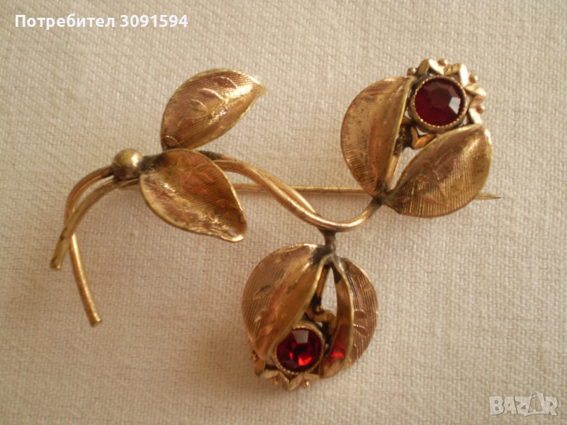  стара брошка цвете  от дубле със  червен кристал, снимка 1