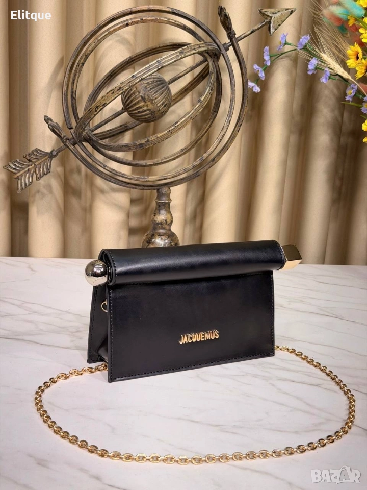 чанти Jacquemus - The Rond Carre clutch ↔️ 20 cm ↕️ 11 cm , снимка 1