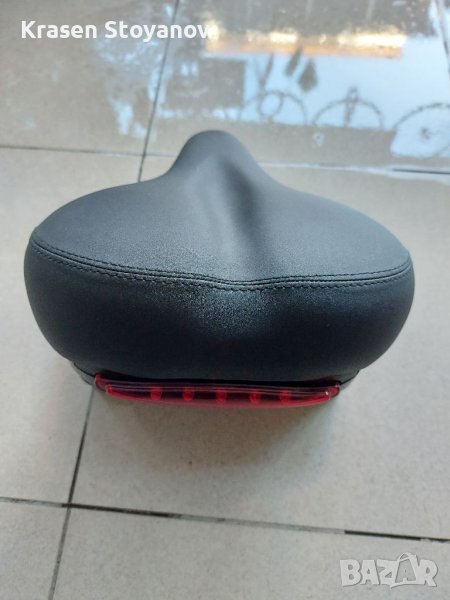 Седалка с вградени светлини, снимка 1