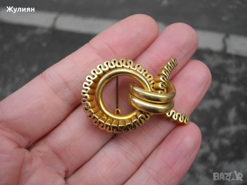 СТАРА ПОЗЛАТЕНА БРОШКА , снимка 1