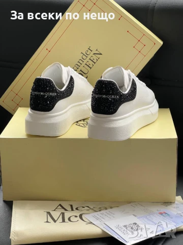 Alexander McQueen Дамски Бели Маратонки С Кристали С Черен Акцент👟Дамски Спортни Обувки Код E582, снимка 3 - Маратонки - 50913113